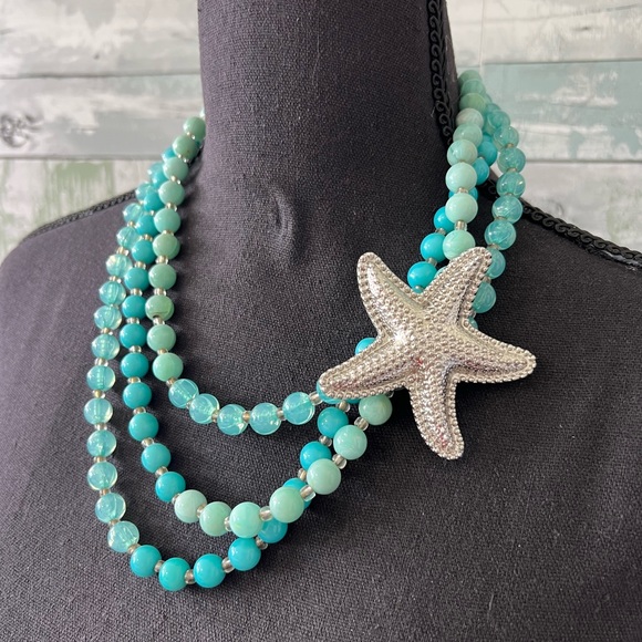 Gorgeous! Silver Starfish Pendant & Blue Beaded Multi Strand Statement Necklace - Picture 3 of 5